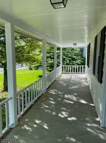 63 Leigh St, Clinton, NJ 08809-1348