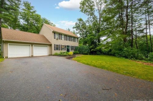 86 Pleasant Vw Dr, Killingly CT 06241-1213 exterior