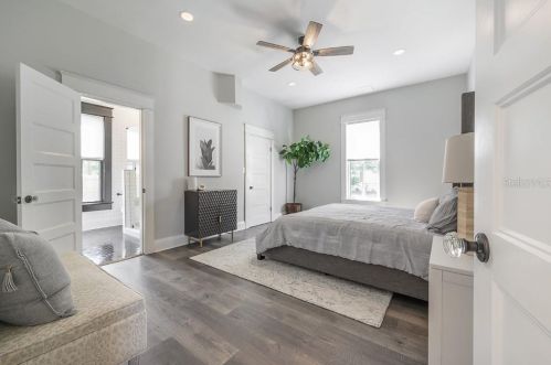 402 Amelia Ave, Tampa FL 33602-1804 exterior