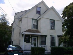 70 River St, Newton, MA 02465-1854
