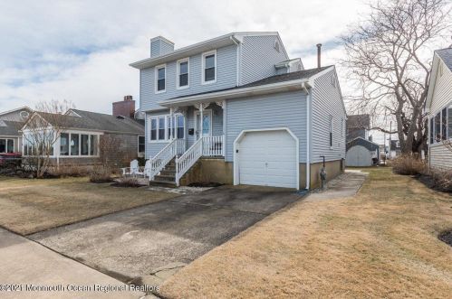 320 Elizabeth Ave, Point Pleasant Beach NJ 08742-4133 exterior