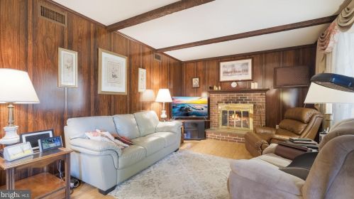 2350 Steven Rd, Huntingdon Valley PA 19006-6610 exterior