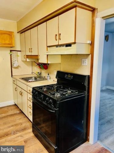 1833 29th St, Philadelphia PA  19121-1808 exterior