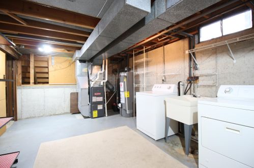 1467 Mapleview St, Grand Rapids MI 49508-4869 exterior