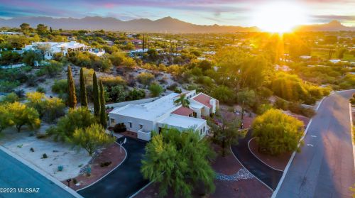 7951 Como Dr, Tucson, AZ 85742-4319