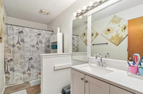 585 Shore Rd, Lithonia GA  30058-5990 exterior