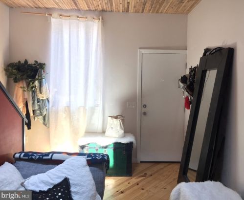 2415 Coral St, Philadelphia PA  19125-1608 exterior