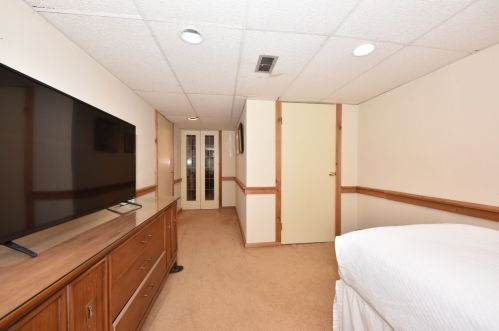 8096 61, Milwaukee WI 53223-3502 exterior