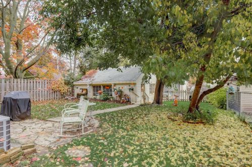 2350 58, Milwaukee WI 53219-2111 exterior