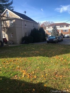 60 Leroy Ave, Valhalla NY 10595-1474 exterior