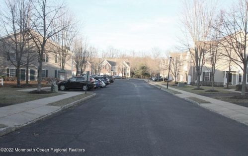 77 Ironwood Ct, Middletown NJ 07748-1917 exterior