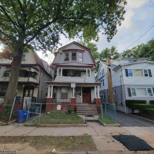 31 Cedar Ave, Newark, NJ 07106-1246