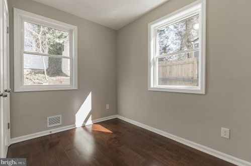 11611 Mapleview Dr, Silver Spring MD 20902-2327 exterior