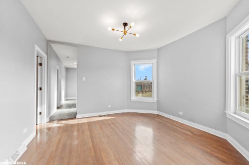 7843 Rhodes Ave, Chicago IL  60619-3013 exterior