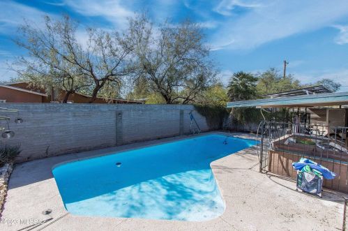 4602 Seneca St, Tucson AZ  85712-3272 exterior