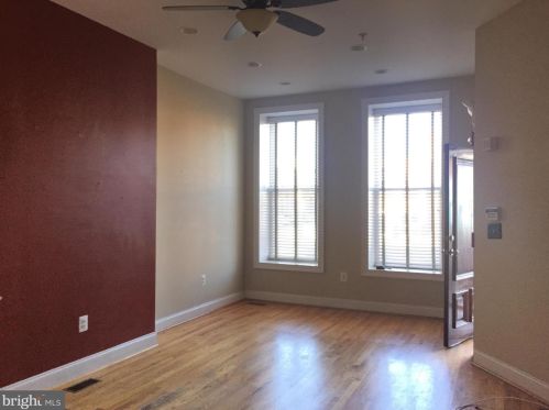 1727 Broad St, Philadelphia PA  19148-1527 exterior