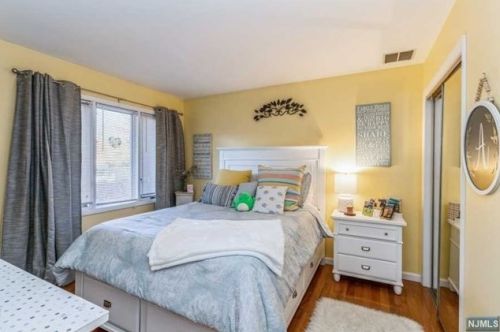 18 Cedarwood Ter, West Paterson NJ exterior