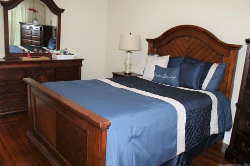 1078 Blvd, Hartford CT 06119-1714 exterior