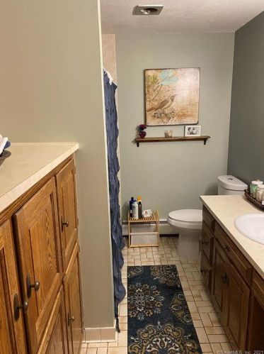 98 Greenwood St, New Britain CT 06051-3326 exterior