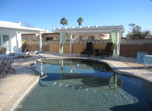 735 Abrego Dr, Green Valley AZ 85614-3637 exterior