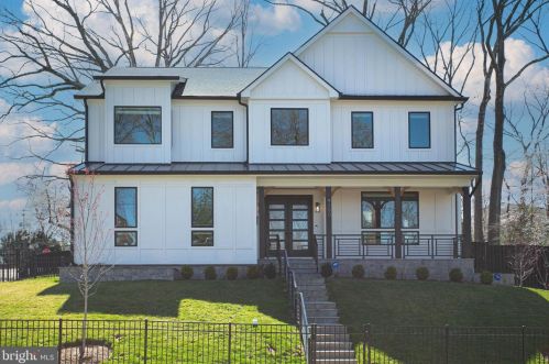 4200 40th St, Arlington, VA 22207-4610