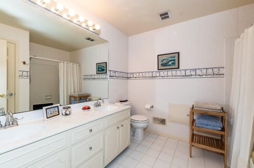 2910 5 St, Kalamazoo MI 49009-8589 exterior