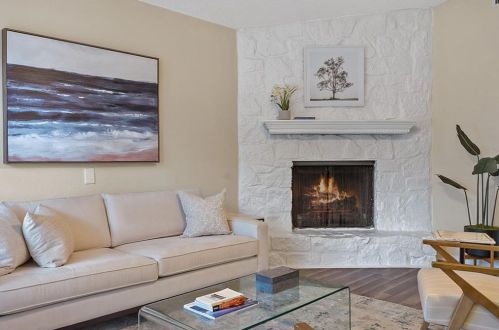 6913 Colony Loop Dr, Austin TX 78724-3751 exterior