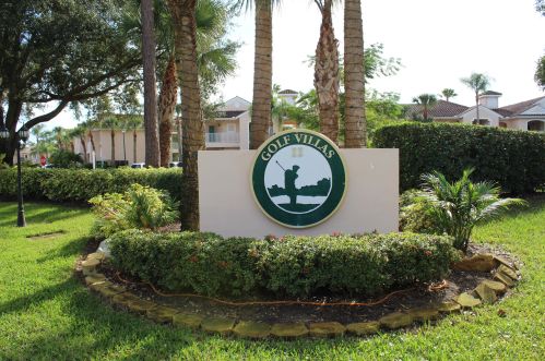 9865 Perfect Dr, Fort Pierce, FL 34986-3032