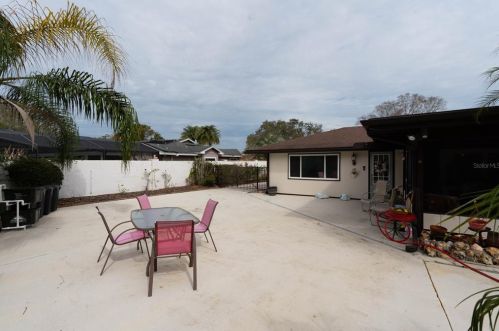 125 Spg Vly Loop, Altamonte Springs FL 32714-6502 exterior