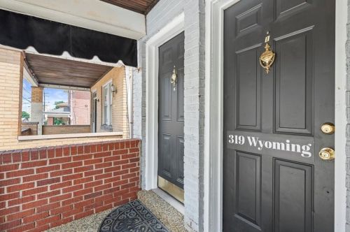 319 Wyoming St, Pittsburgh, PA 15211-1739