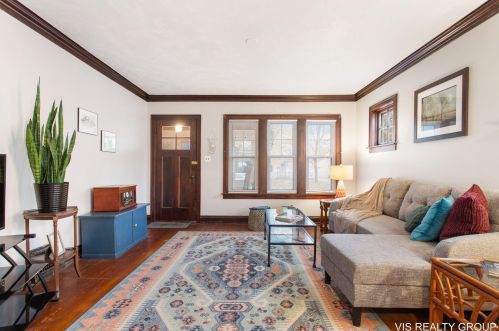 2256 Blodgett St, Meskegon MI  49441-1516 exterior