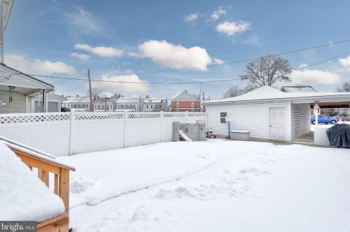 373 High St, Hanover PA 17331-3922 exterior