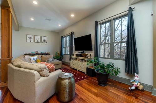 665 Shelby St, Gary IN 46403-2254 exterior