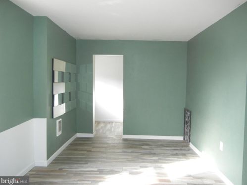 1924 4 St, Philadelphia PA 19122-2206 exterior