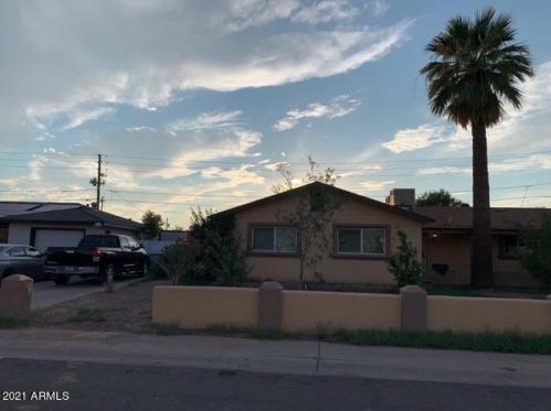 3038 40 Dr, Phoenix AZ 85051-3609 exterior