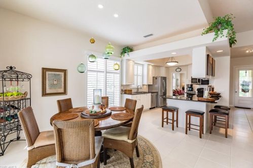 4733 Navassa Ln, Naples FL 34119-9555 exterior