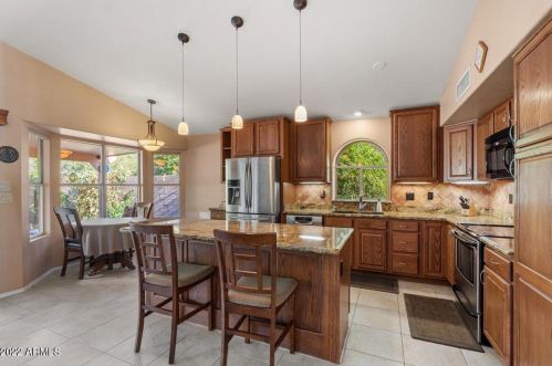 1620 Acoma Dr, Phoenix AZ 85032-5226 exterior