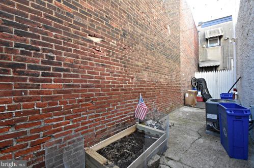 120 Greenwich St, Philadelphia PA 19147-6110 exterior