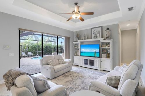 10153 Biscayne Bay Ln, Naples FL 34120-3732 exterior