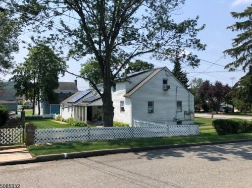 76 Perry St, Dover, NJ 07801-2038