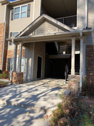 1301 Fairington Club Dr, Lithonia, GA 30038-5679