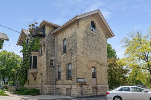 904 Pleasant St, Milwaukee WI 53202-2100 exterior