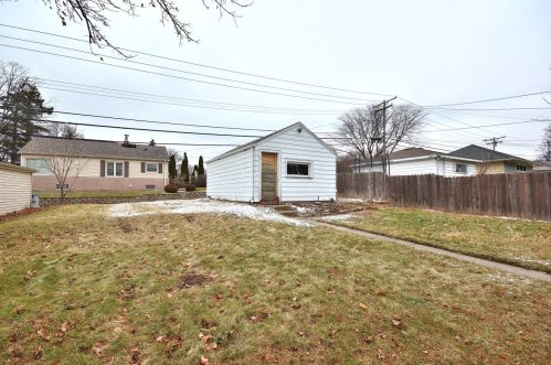 8526 Keefe Ave, Milwaukee WI  53222-2821 exterior