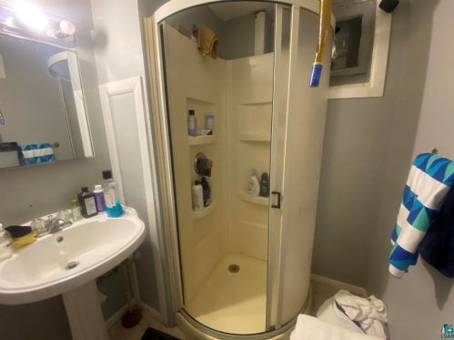 201 6 St, Duluth MN 55806-2541 exterior