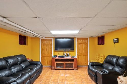 696 3 Ave, Mount Vernon NY 10550-3902 exterior