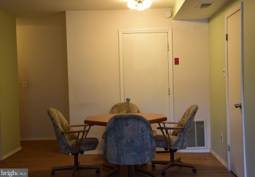 463 College Dr, Edison NJ  08817-5951 exterior