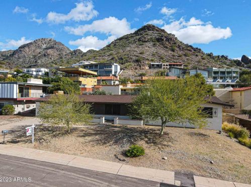 7041 23rd St, Phoenix, AZ 85020-5610