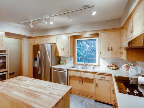 737 Amber Dr, Saint Paul MN 55122-2059 exterior