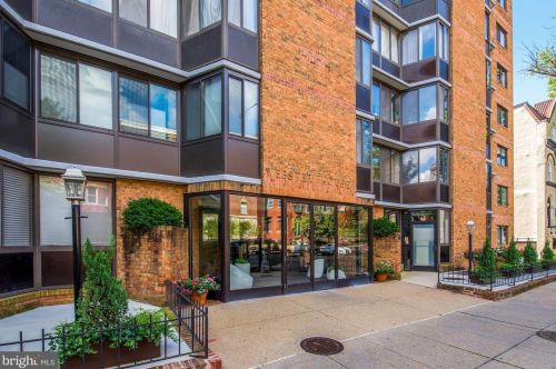 1718 P St, Washington DC 20036-1304 exterior