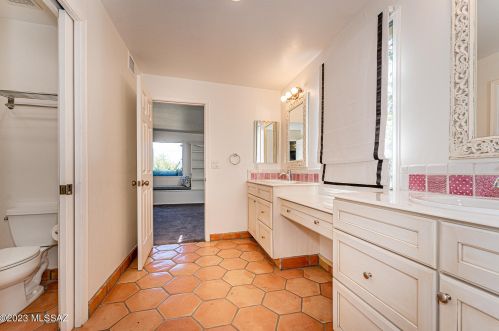 5925 Mina Vis, Tucson AZ 85718-4128 exterior